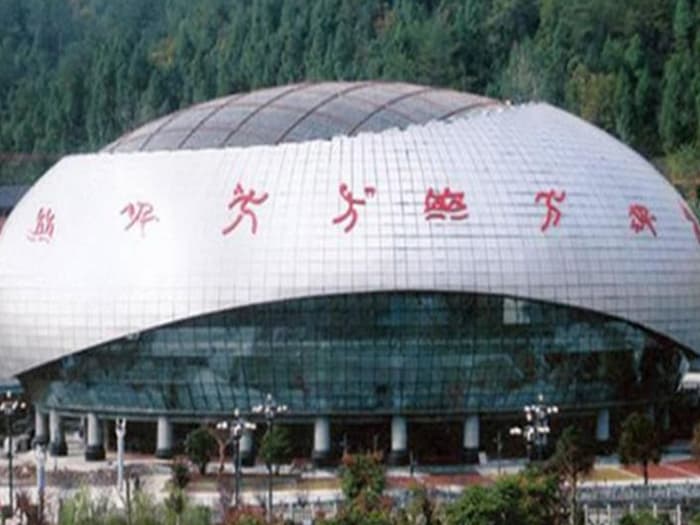 资阳体育中心球形网架加工安装